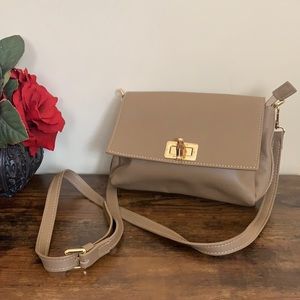NWOT Valentina Fiore Italian Tan Crossbody Bag
